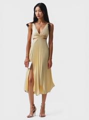 KESLEY | ROBE PLISSÉE AVEC DÉCOLLETÉ