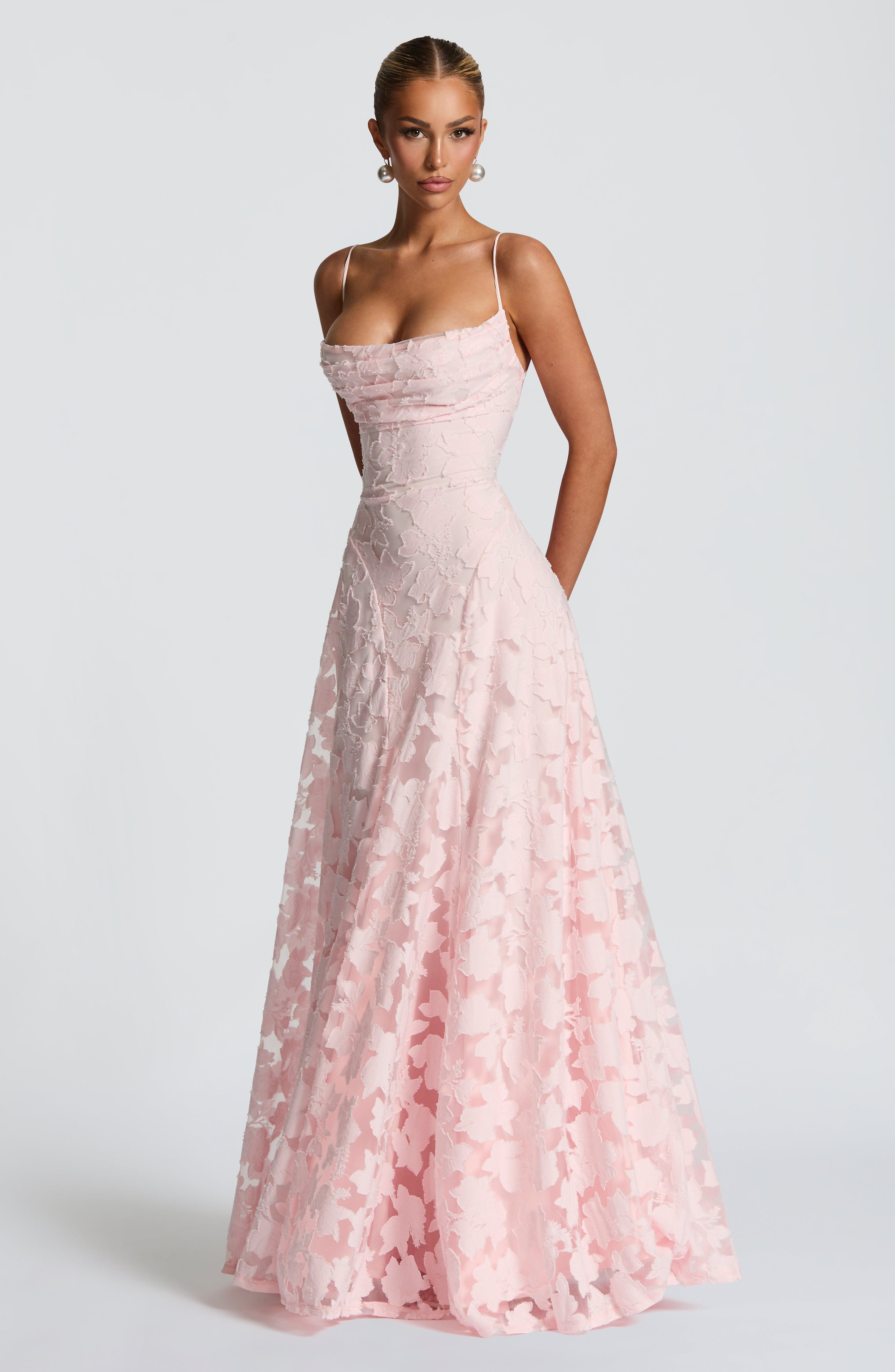 Diana – Robe longue avec corsage en dentelle