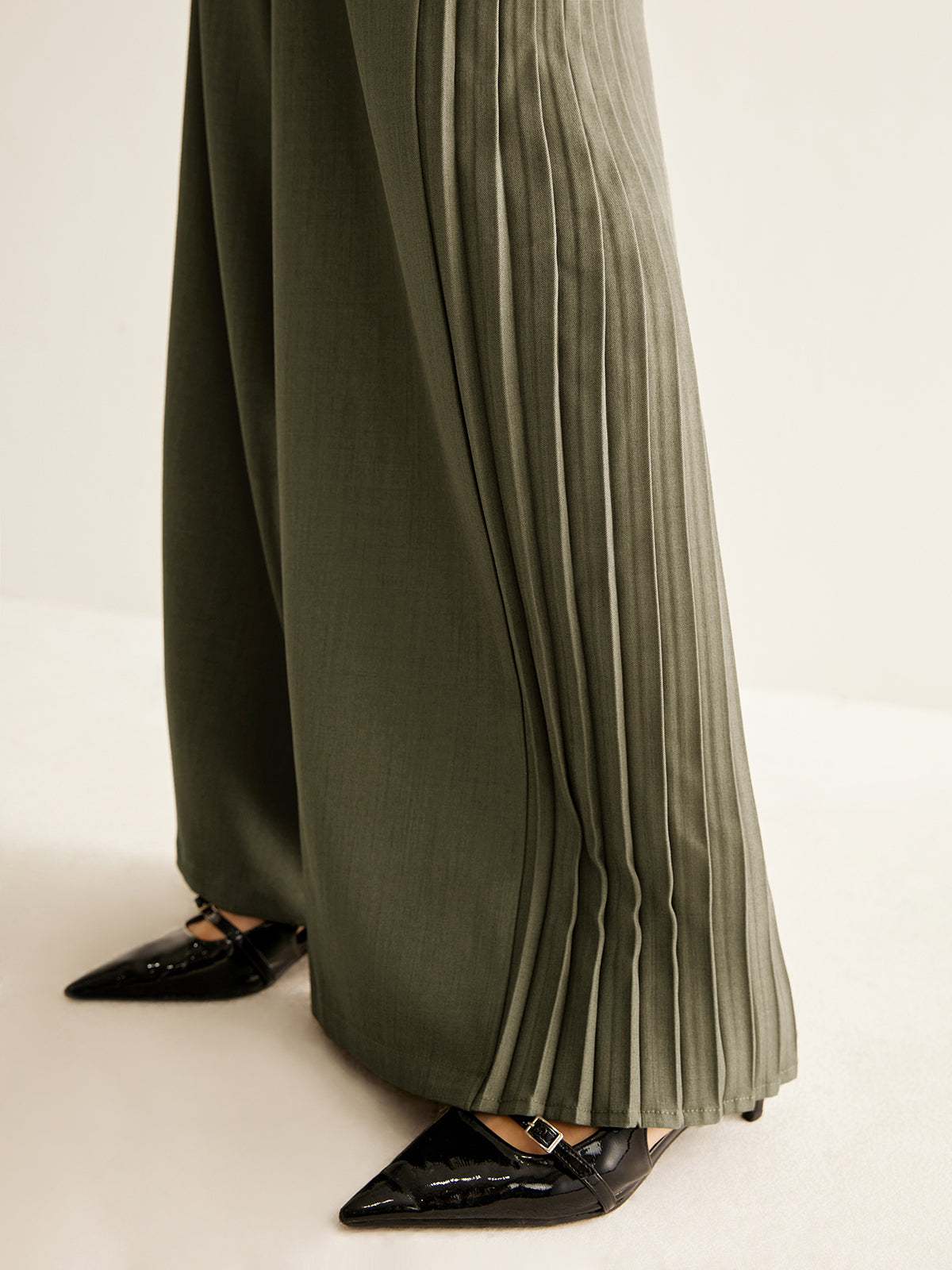 Zoé | Pantalon à la jambe large et au flair moderne