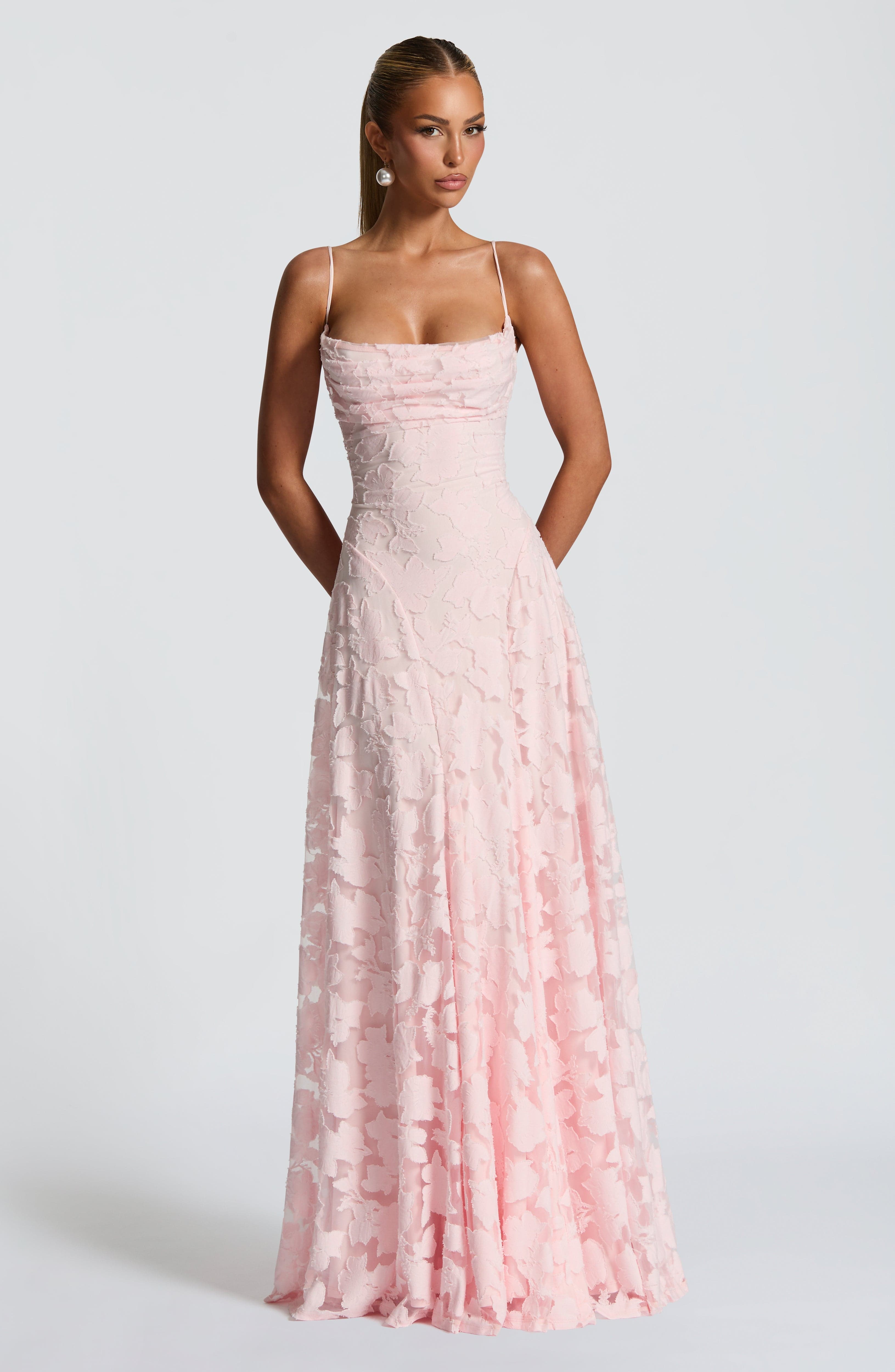 Diana – Robe longue avec corsage en dentelle