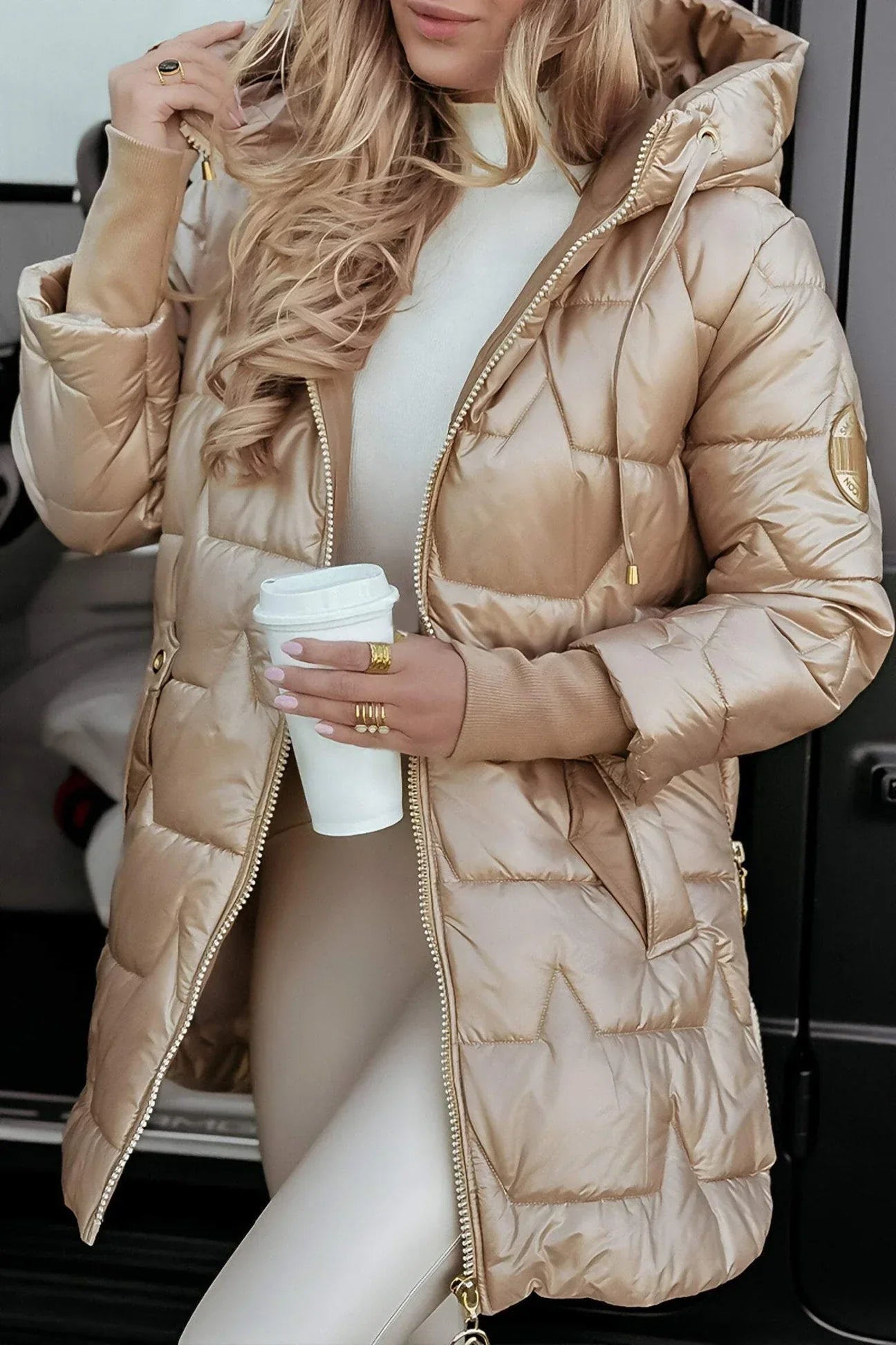 Elara – Manteau d’hiver élégant avec capuche et doublure